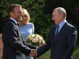 BritoM26's tweet image. #MacronPoutine en images