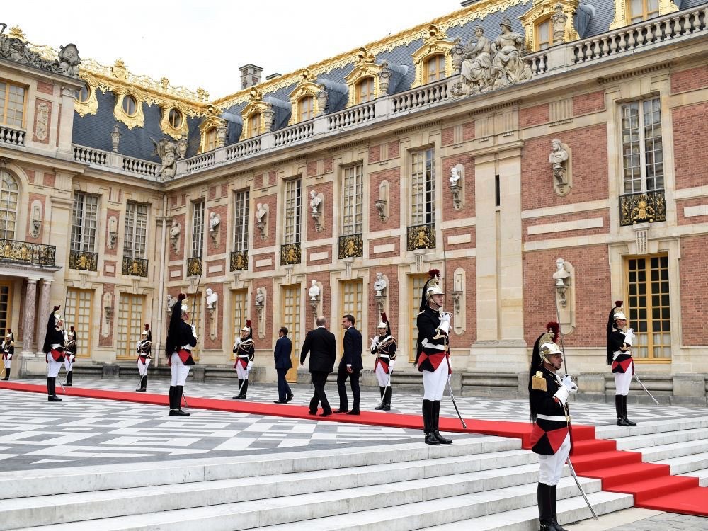 BritoM26's tweet image. #MacronPoutine en images