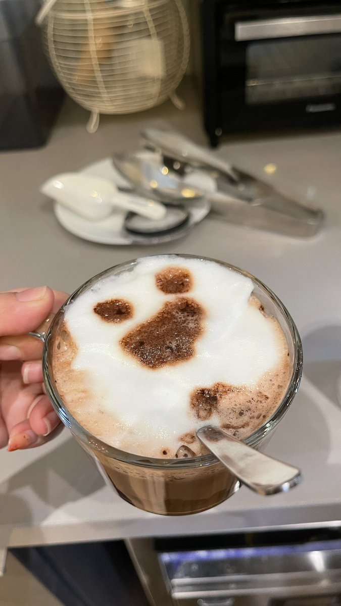 Another day another gm!
Try to make smile face but its look like screaming 😱😂