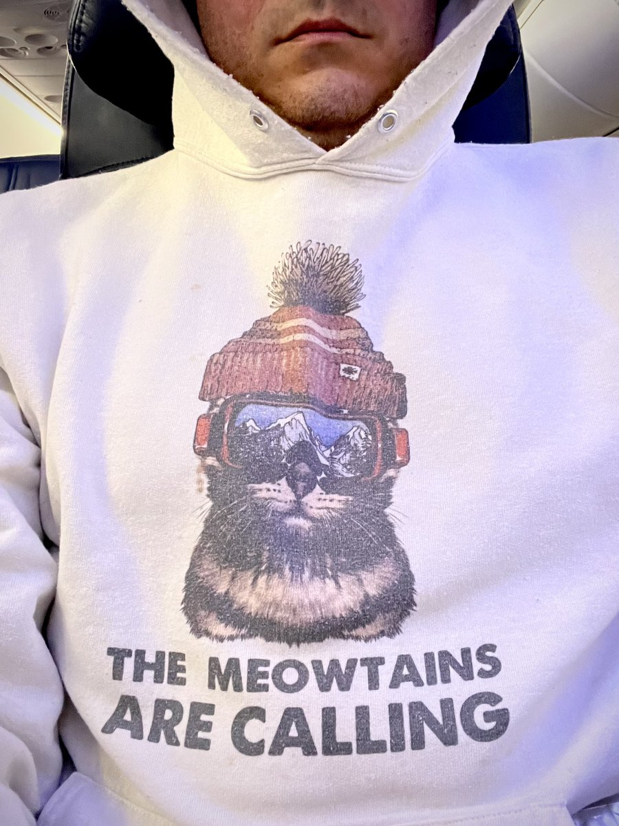 Y’all know what time it is 🛫 🏔️ 🏂 ❄️ 

#snowboarding #wintertrip #meow