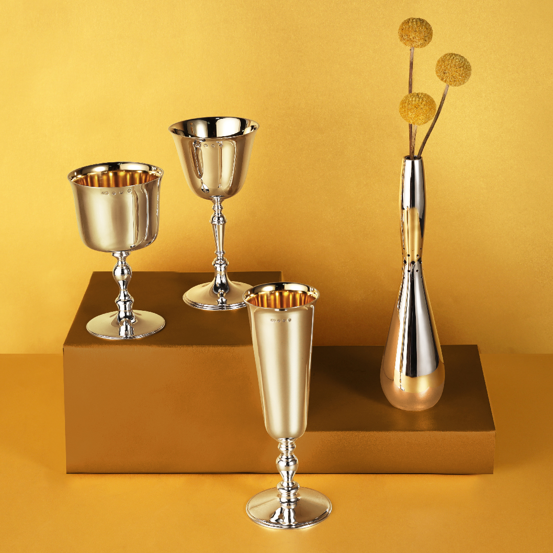 Comyns_Silver's tweet photo. Transform your space with a subtle touch of silver. Our understated yet luxurious goblets instantly enhances the tablescape.
#Comyns #Silver #WilliamComyns #Gifts #Love #ForHim #ForHer https://t.co/ut83khNoVO