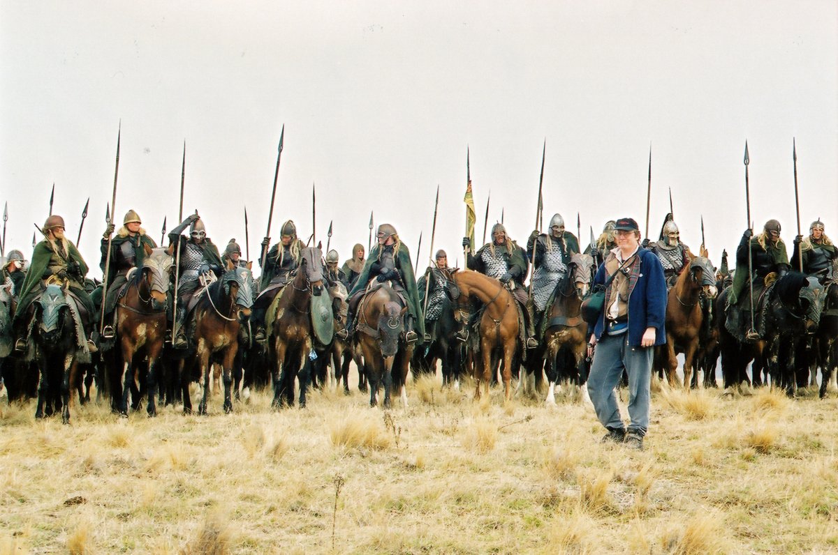 It’s been 20 years since Lord of the Rings: Return of the King made a clean sweep of the 76th Academy Awards! We are so proud of our crew, shown atop a giant Mûmakil, which was created right here at Wētā Workshop.

#academyawards #oscars #wetaworkshop #film #props #LOTR #ROTK