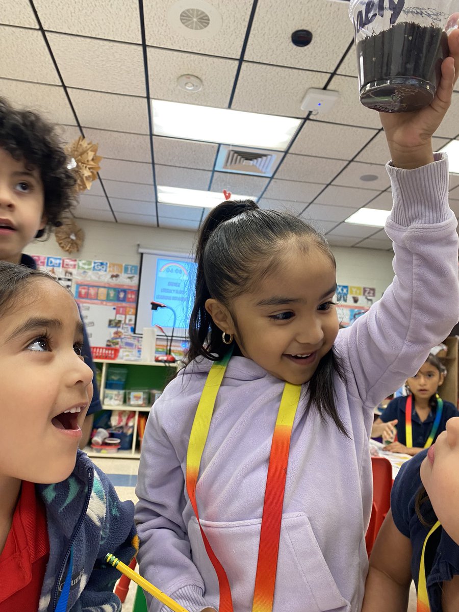 kjimenezprek's tweet image. Our Pre-K students are on an exciting plant observation journey, and the beans are sprouting! 🌱✏️ They're documenting their observations through writing and drawing, fostering curiosity and learning every step of the way. #prekscience #greenthumb @Las_Yescas