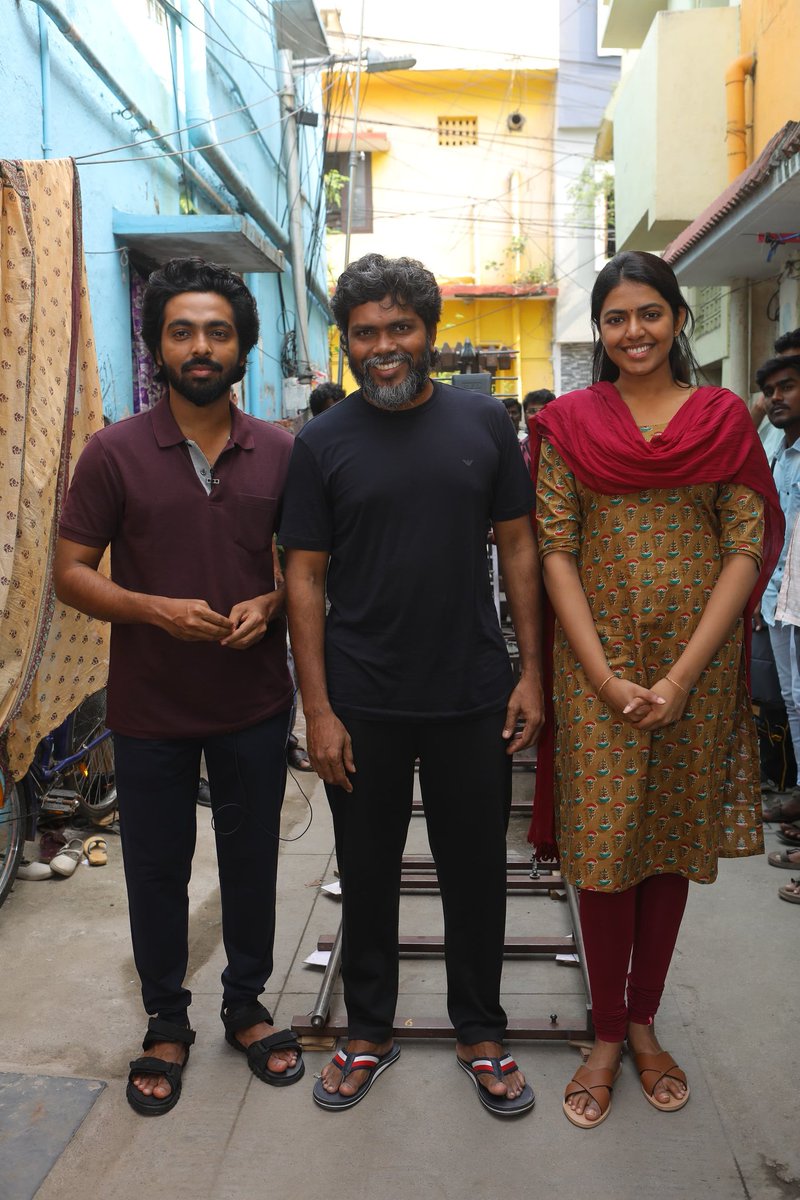 officialneelam's tweet image. A start to a new chapter✨

The shoot for our next production begins today with bright smiles and fond memories🎆

Written and directed by @AkiranMoses
Produced by @beemji #NeelamProductions
Starring @gvprakash @Rshivani1

@sreenathbhasi @PasupathyMasi @LingeshActor  @EditorSelva…