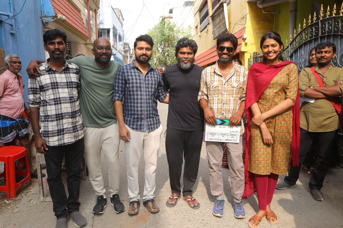 officialneelam's tweet image. A start to a new chapter✨

The shoot for our next production begins today with bright smiles and fond memories🎆

Written and directed by @AkiranMoses
Produced by @beemji #NeelamProductions
Starring @gvprakash @Rshivani1

@sreenathbhasi @PasupathyMasi @LingeshActor  @EditorSelva…