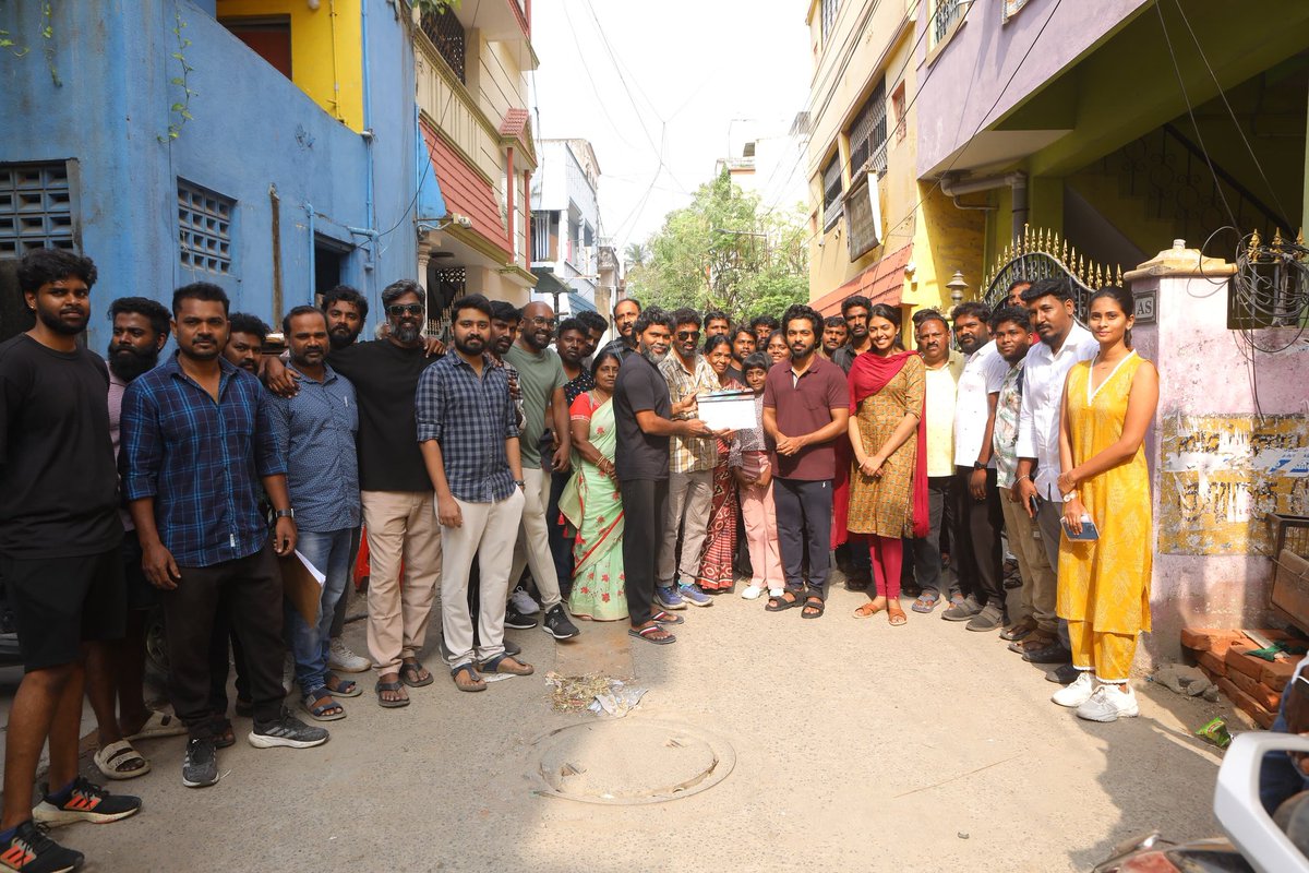 officialneelam's tweet image. A start to a new chapter✨

The shoot for our next production begins today with bright smiles and fond memories🎆

Written and directed by @AkiranMoses
Produced by @beemji #NeelamProductions
Starring @gvprakash @Rshivani1

@sreenathbhasi @PasupathyMasi @LingeshActor  @EditorSelva…