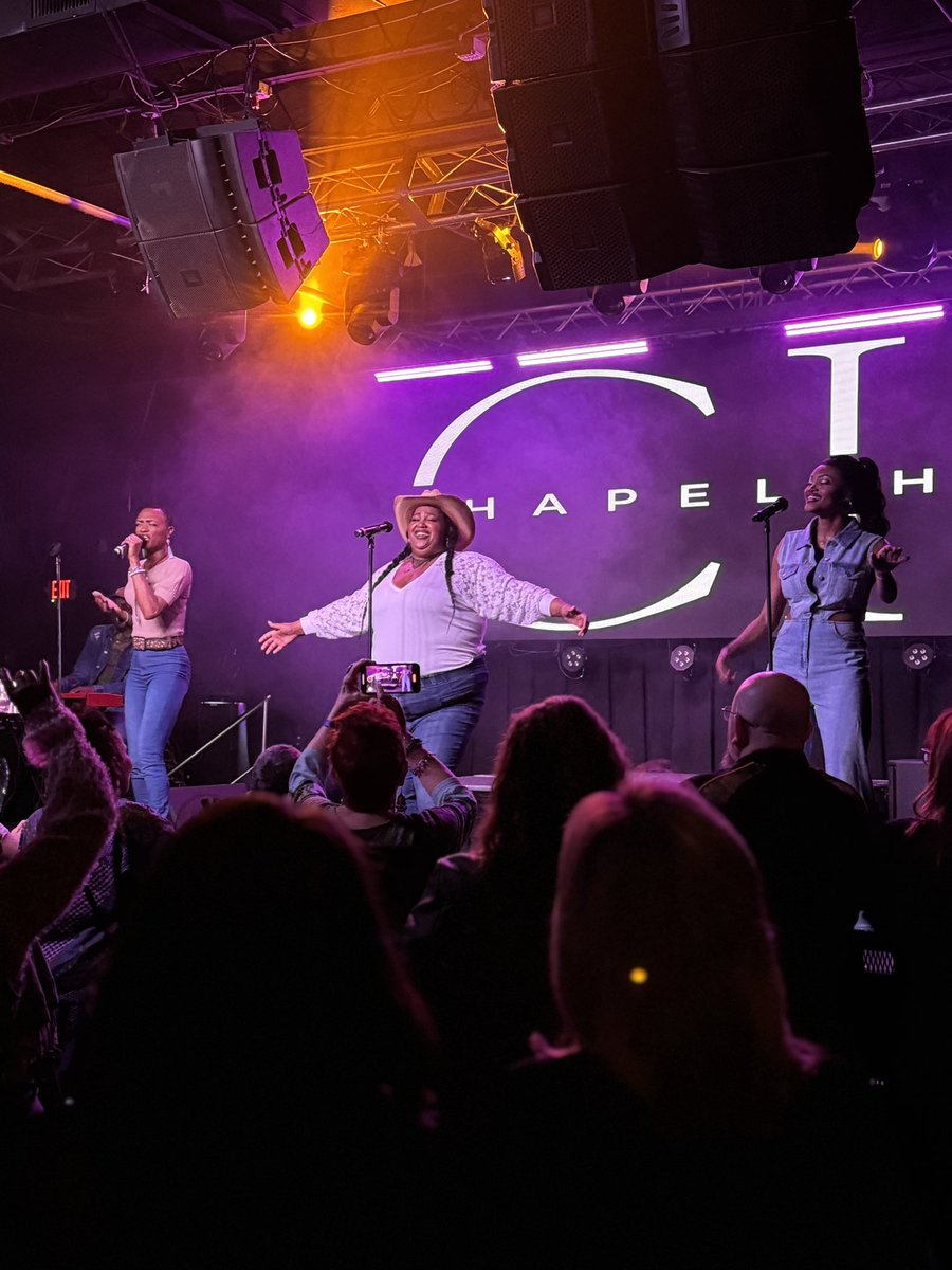 Chapel Hart tweet media