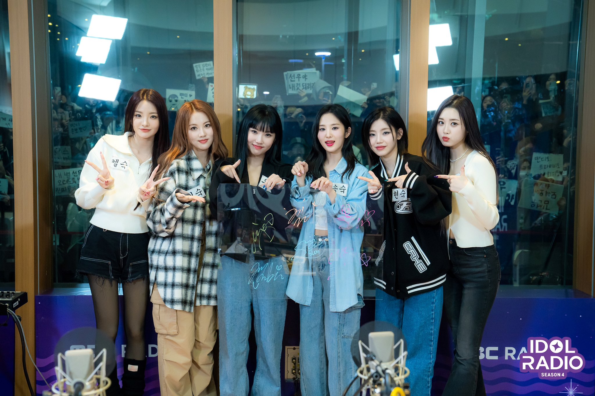 GHeg265bUAAuq2I?format=jpg&name=large