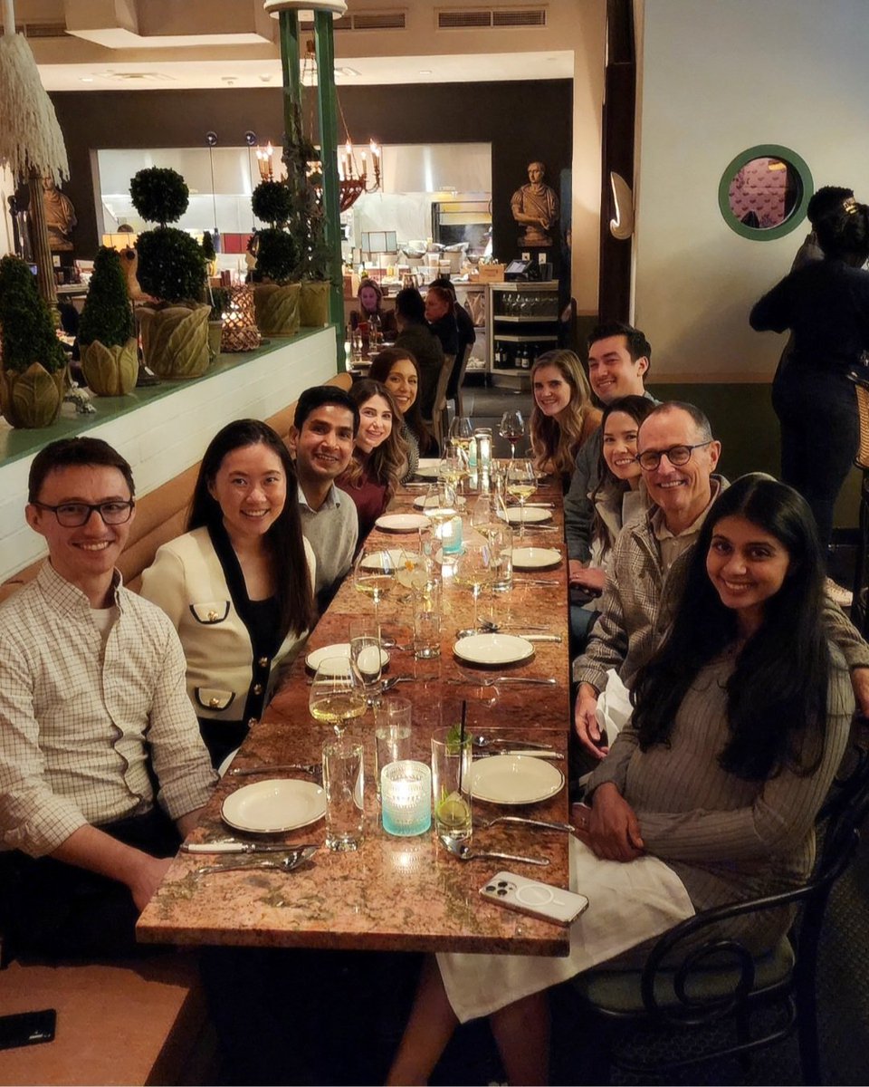 Our residents get phenomenal dermatopathology training from leading dermpath experts!! Tonight, our first year class enjoyed dinner with the incredible Dr. Davis of Sagis!!! #utsw #utswderm #derm #dermatology #residency #medicine #dermpath #pathology