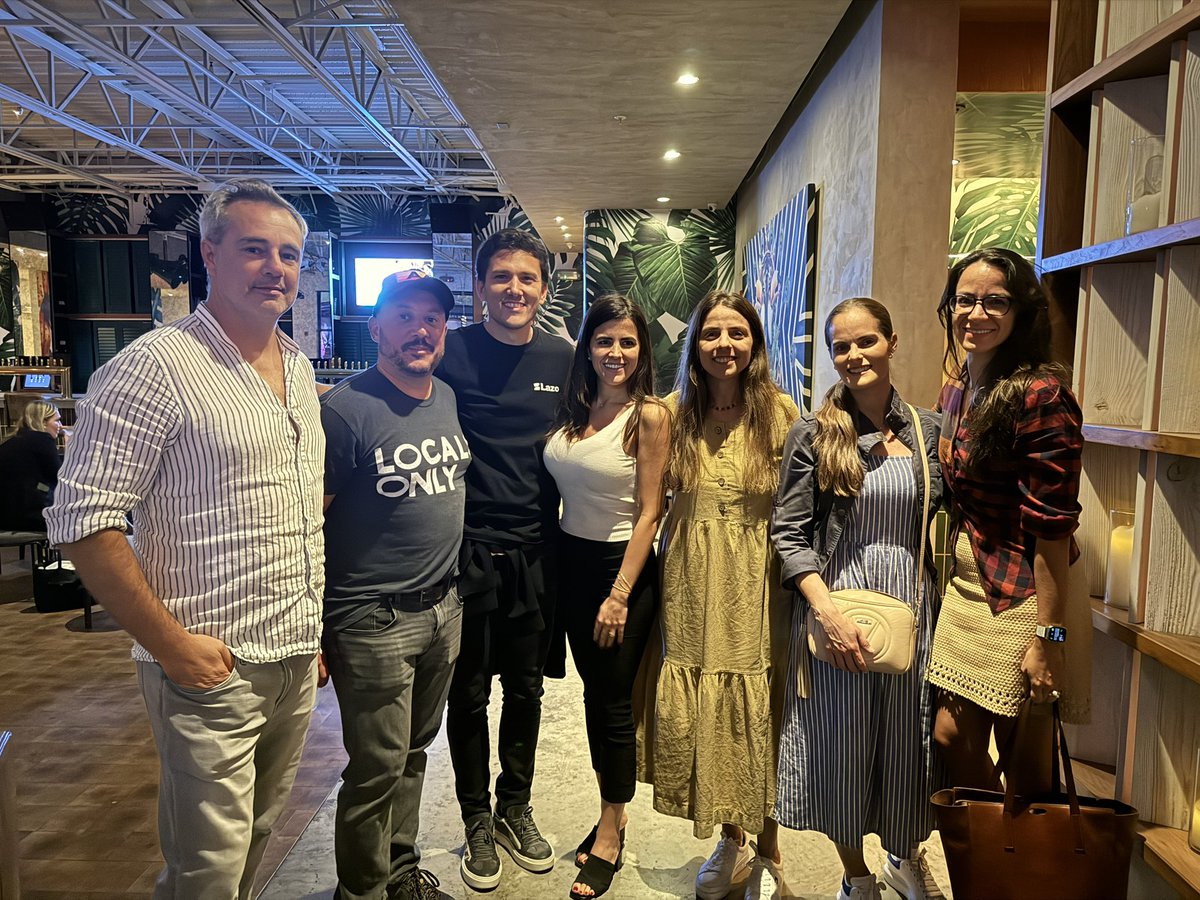 JuanMBarrero's tweet image. Miami @LazoUs team ready for #MiamiTechMonth! Thanks @melmedina305 @eMergeAmericas for supporting us one more time 💪🚀 #MiamiTech 

Cc @soulafloat @Bellumio