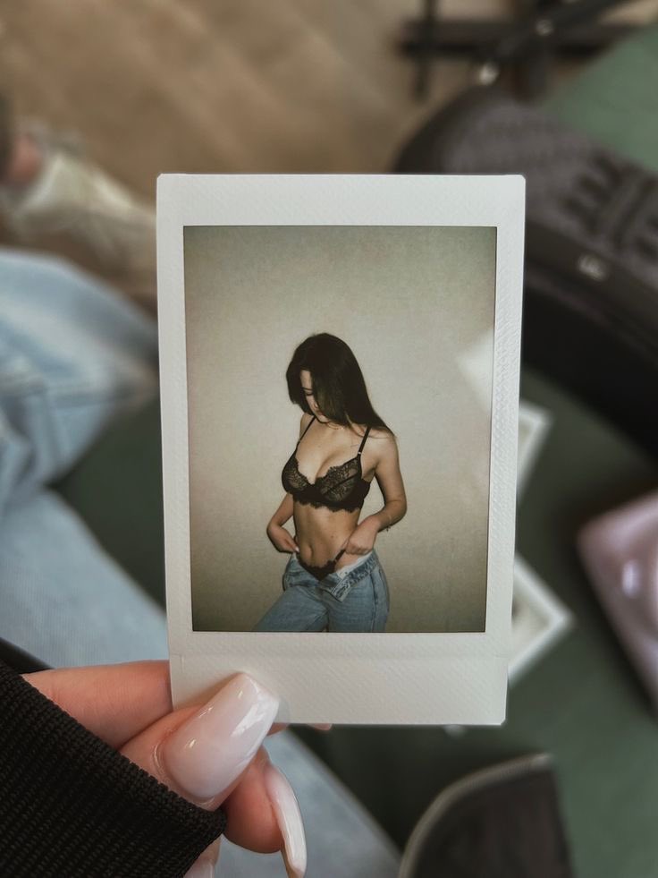 ChansWanderer's tweet photo. The outfit. And then the Polaroid I sent him https://t.co/OLPpFuNGwM