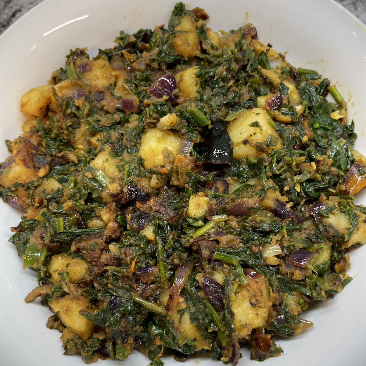 gastrogurukitchen.com/aloo-palak-ste…
Potatoes are first pan fried with onion, garlic, spices & seasonings, then steamed with spinach leaves moisture. The end result a delicious potato & spinach dish that will have you begging for more! #AlooPalak #gastrogurukitchen #vegetarian #indianrecipes