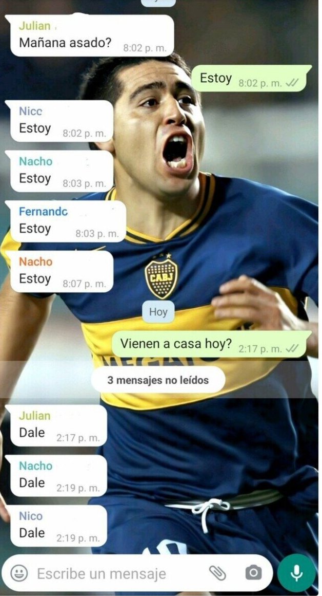 Las pibas: ay que dificil organizar para juntarnos todas

Los pibes: