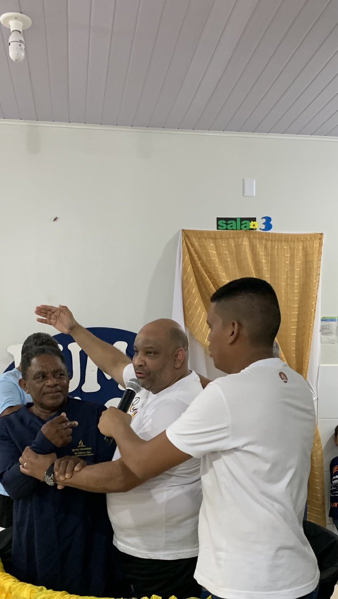 Hoje tivemos mais de 50
Preciosas almas batizadas na vila do Equador/ distrito Nova colina / estado de Roraima ! #AAMaR #UNoB Escolhidos para missão ! Parabéns Pr Idevaldo e tidos membros envolvidos
