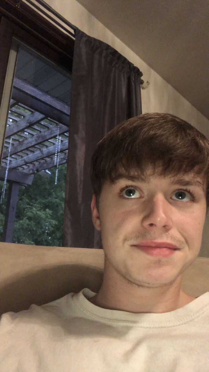 21YearOldStud's tweet photo. https://t.co/VHoCO5cSE4