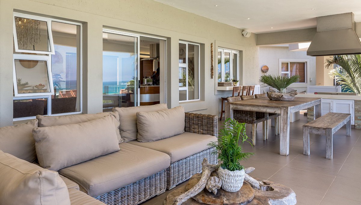 Whether you choose to immerse yourself in a good book, enjoy a leisurely chat with loved ones, or simply putting your feet up? 11 on Fairway is an artful experience. #11onFairway #LuxuryRetreat #CoastalElegance #OceanViewEscape #SeasideSerenity