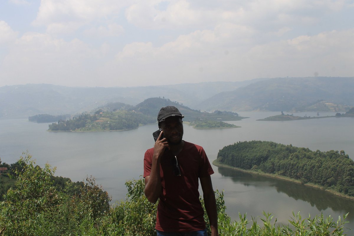 genixadventures's tweet photo. To die without visiting kabale is arguably a tragedy too!!.
#shebah visit Lake bunyonyi, history can't be deleted #Delete https://t.co/suOyo4Y27u