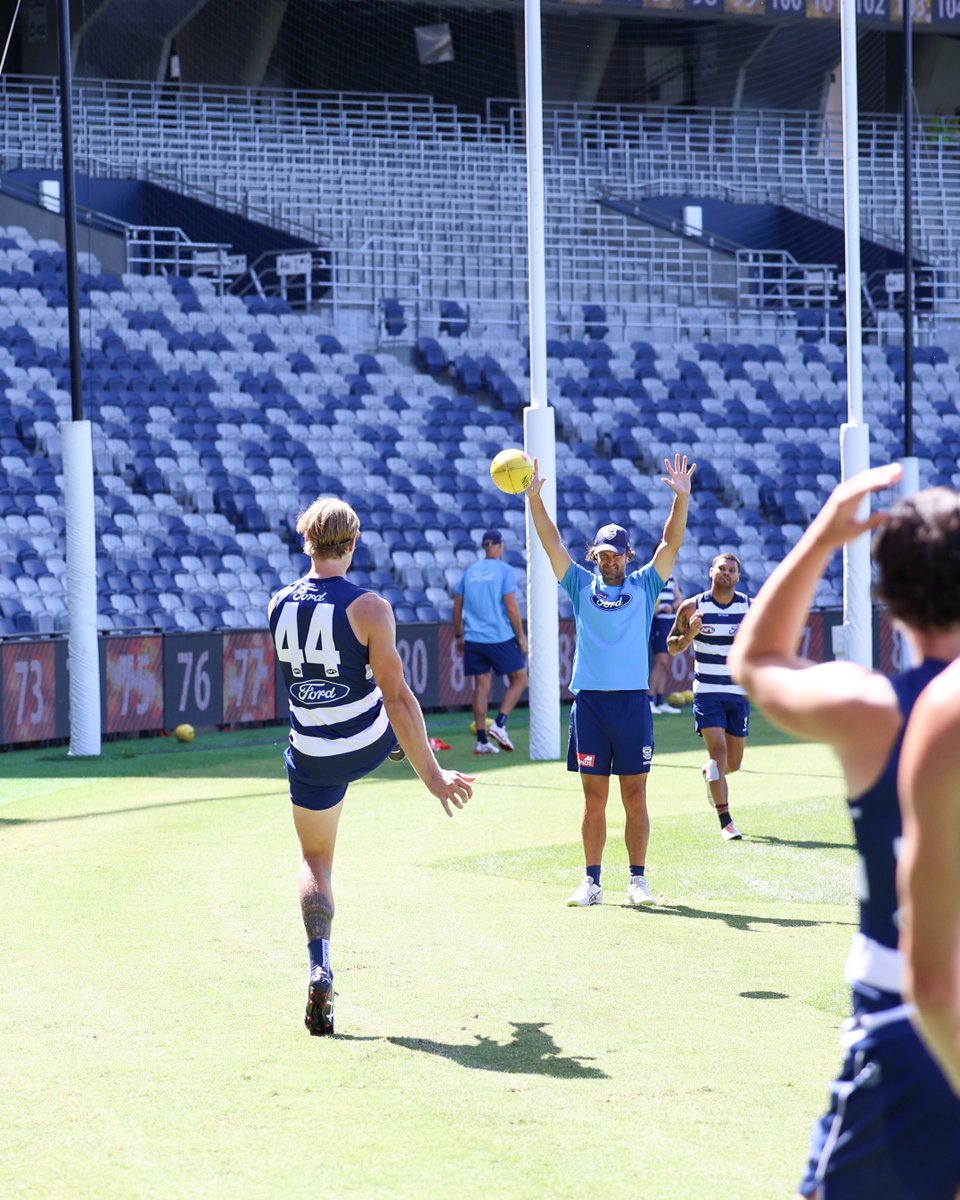 He's pretty decent on the lens, our Phoenix! 📷 #WeAreGeelong