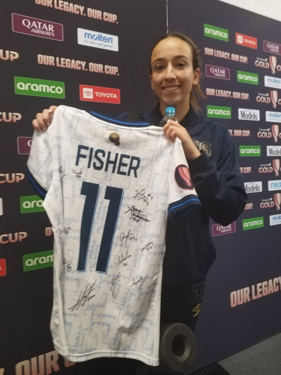 🇸🇻🖊️

La jugadora Samantha Fisher muestra con orgullo su camiseta firmada por todas sus compañeras de @LaSelecta_SLV Femenina.

#ElSalvador #LaSelecta #FútbolFemenino #CopaOro #Concacaf