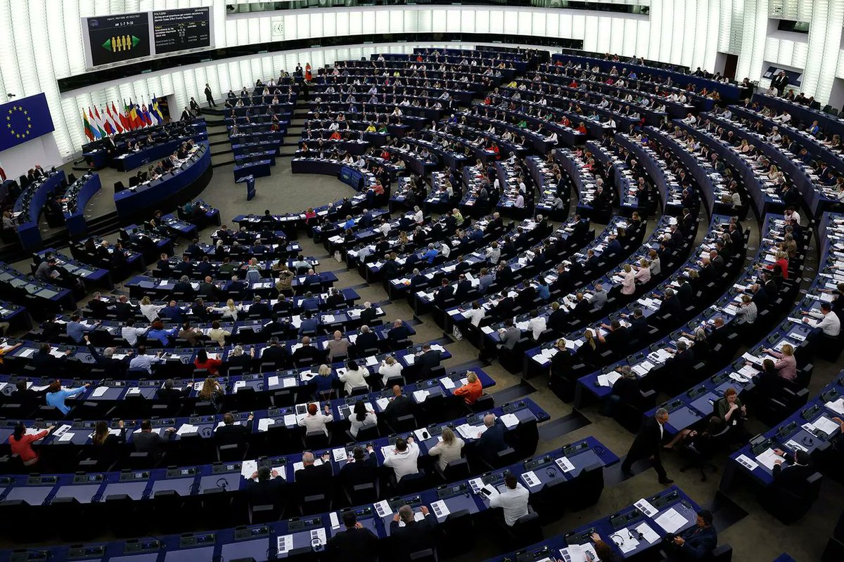 The #EuropeanParliament adopted 2 resolutions calling on the #EU to immediately impose sanctions against #Azerbaijan and suspend Memorandum of Understanding on Strategic Partnership in the field of energy. 1/4
#SanctionAzerbaijan #Armenia