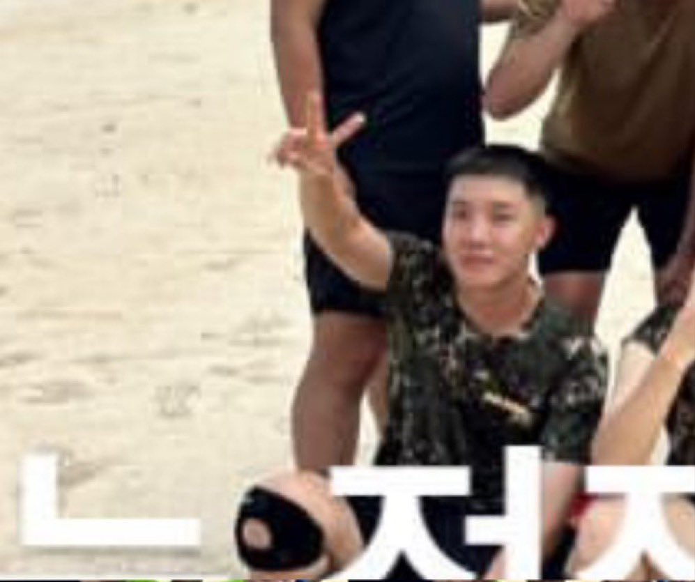 jeongmau's tweet photo. These two blurry photos of YOUNG FOREVER HOBI🥹  8/23 and 2/24…
They give me warm fuzzies 🥰 https://t.co/e9RYJi0oYv