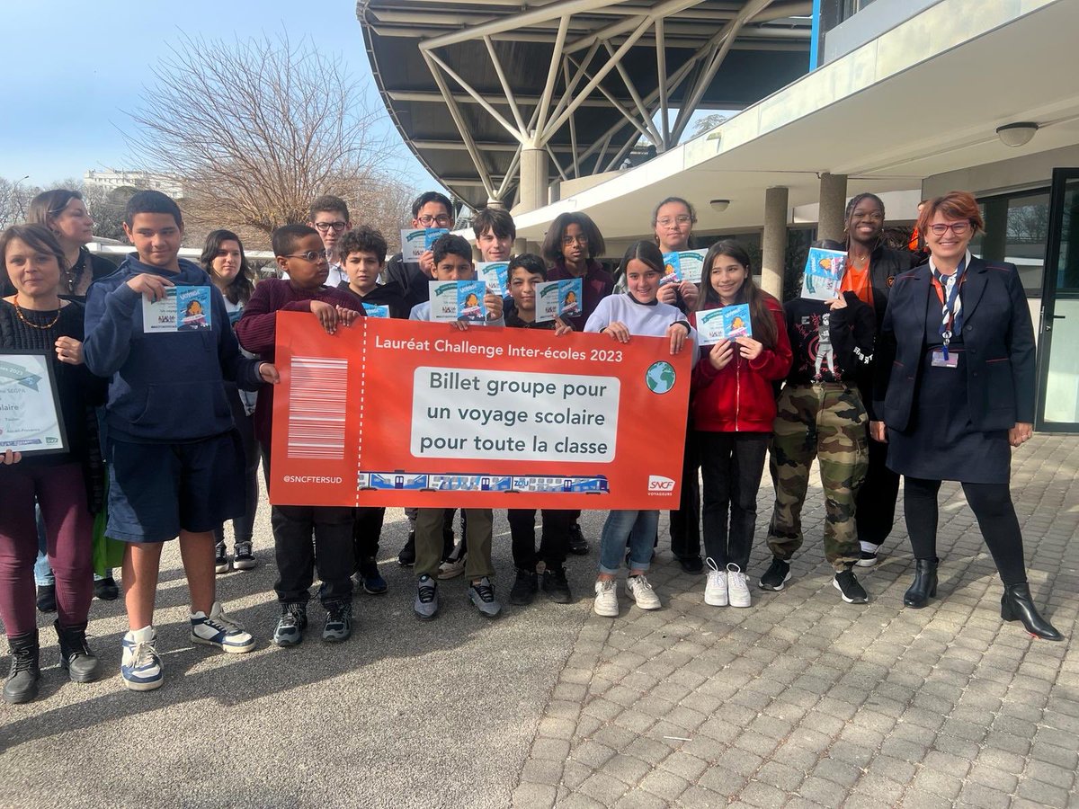 @TERSUD_SNCF a lancé un challenge expérimental Inter-Écoles !

🚊🌎 : initier les élèves au train, un mode vertueux et éco-responsable

5️⃣ projets éducatifs s'offrent ainsi une aventure en TER pour leur classe. 

👏🏻Bravo aux élèves collège Puget de Toulon qui iront en Aix en 🚊