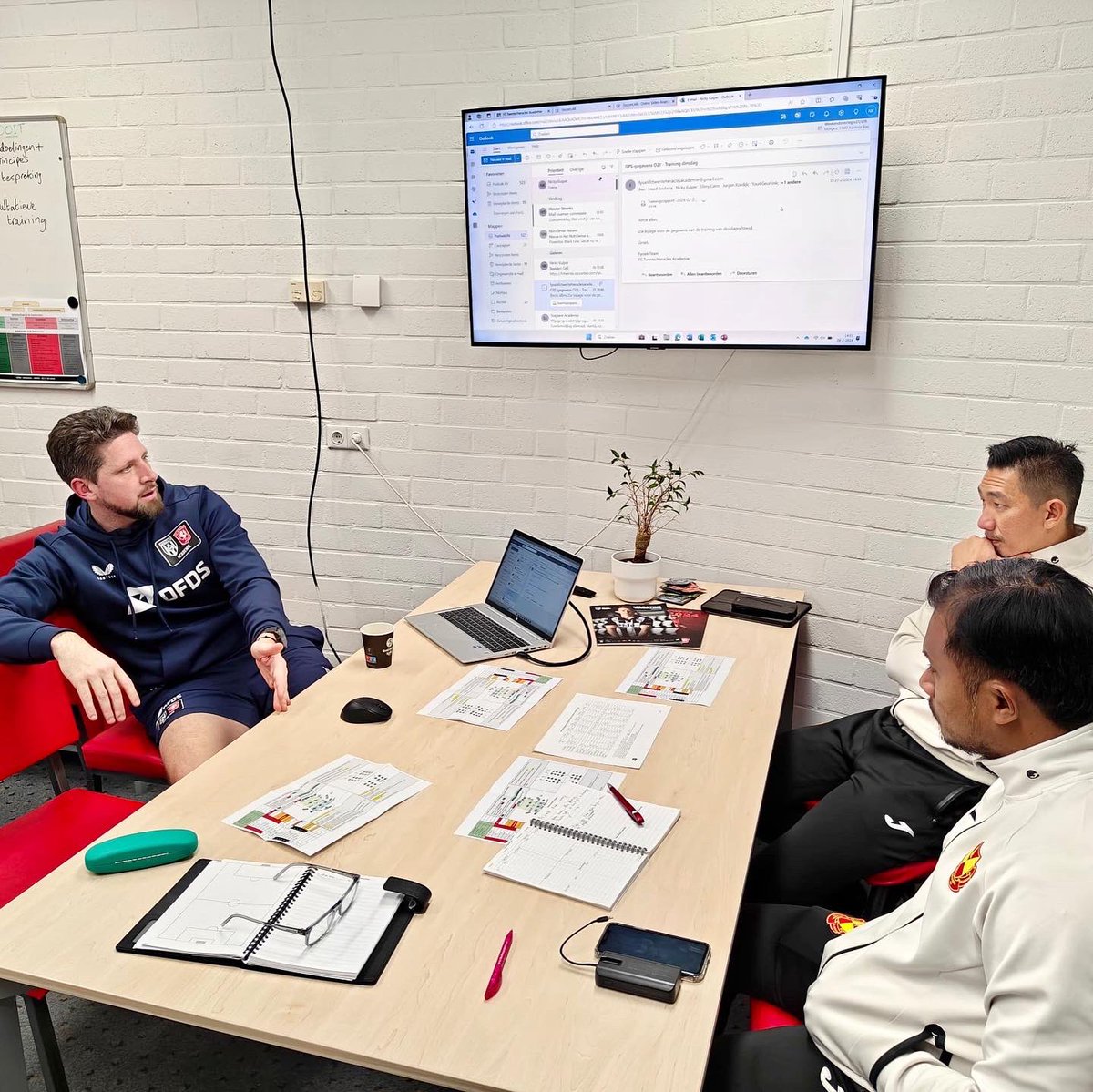 FirdausTanAziz's tweet photo. The @SelangorFC International Coach Development Program (Professional Club Visit) - @FCTwente Trainingscentrum, Hengelo Netherlands.

Details in LinkedIn: link in bio.

#Alhamdulillah 
#AllPraisesToAllah
#SholluAlanNabiMuhammad
#TheJourneyContinues https://t.co/YQnxnFOBPZ