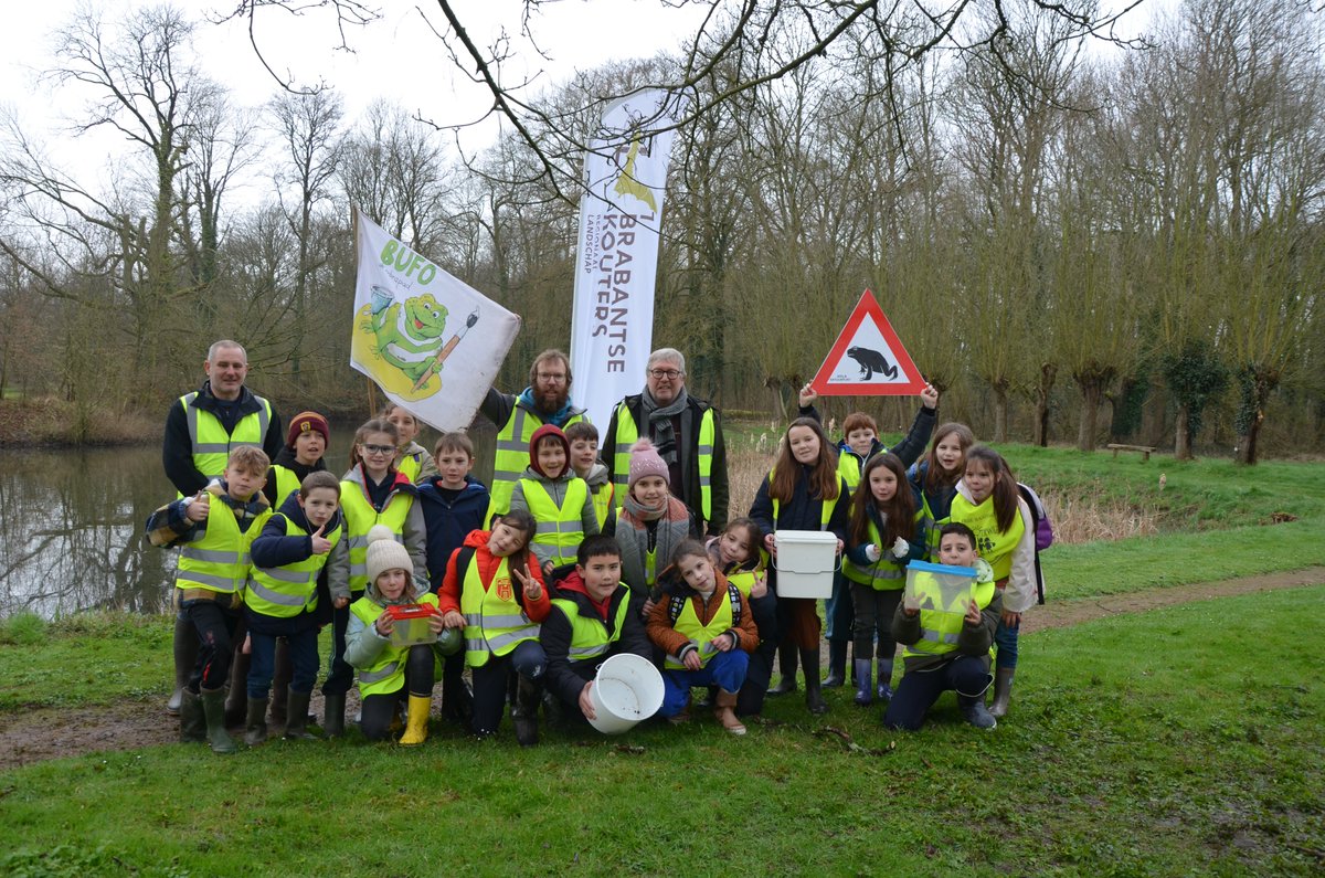 .<a href="/RLGroeneC/">RLBrabantseKouters</a> organiseert, met steun van de provincie, natuureducatieve activiteiten voor leerlingen uit het kleuter, basis en secundair onderwijs. Met succes, want de teller staat nu op 50.000 leerlingen uit 2.500 klassen. Deze mijlpaal werd op 28 februari gevierd.