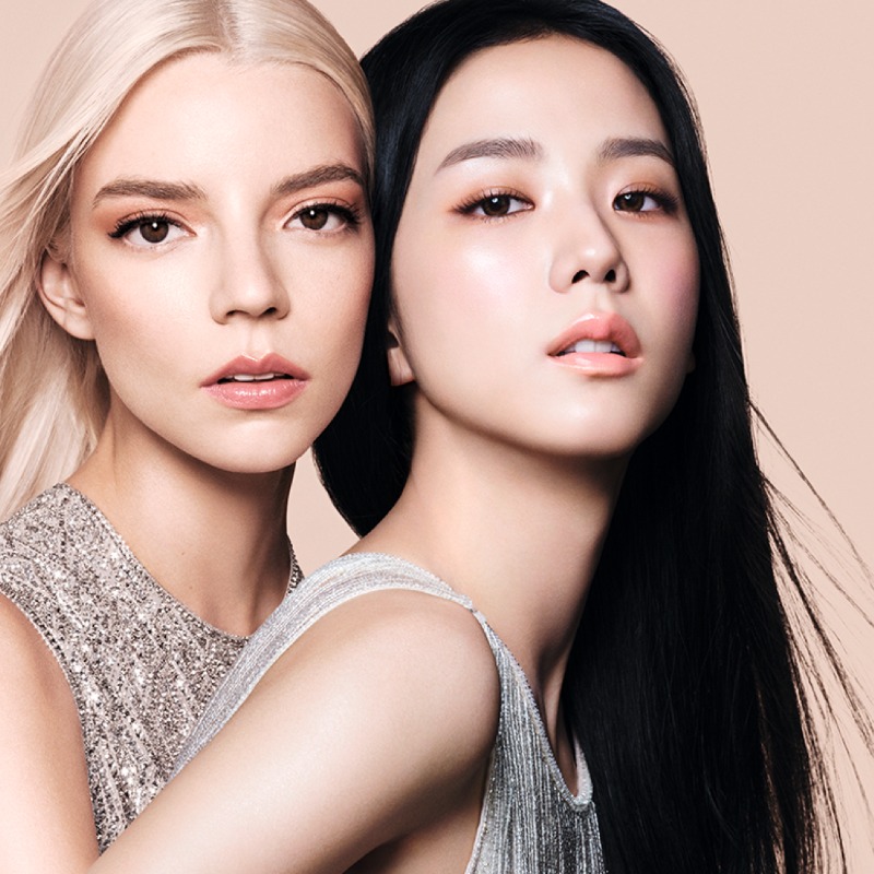 輝きを纏う、次世代のツヤ肌に仕上げるディオール フォーエヴァーから