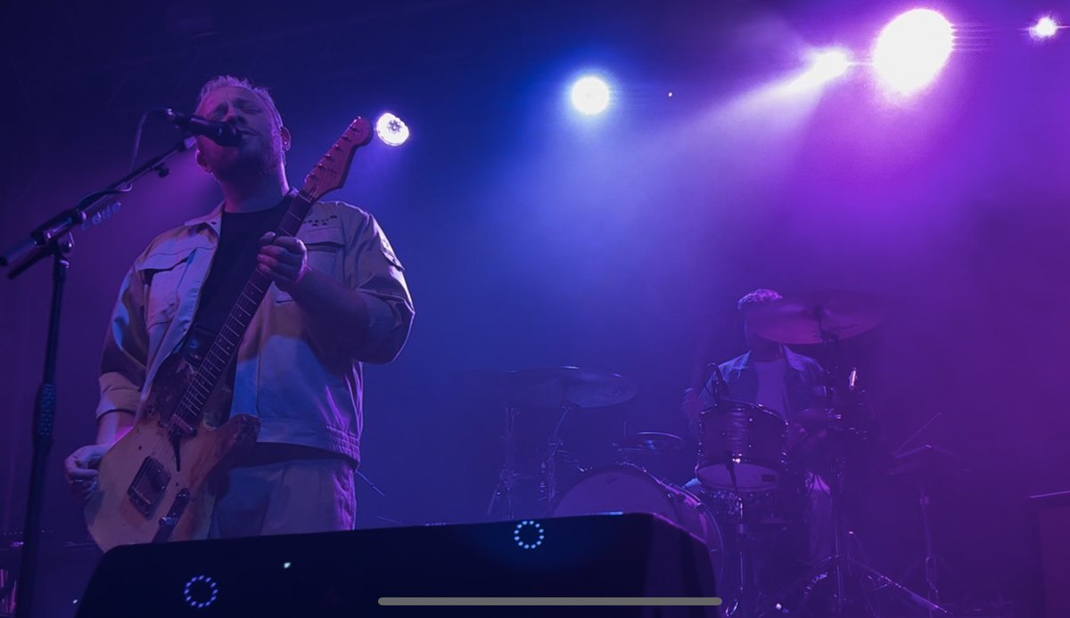 RiRoDoodles's tweet image. Last night I FINALLY got to see one of my ALL TIME fave bands @E_E_ Everything, Everything in Bristol!

It was INCREDIBLE! They FILLED that room with pure joyous synthy energy!

They even played PIZZA BOY!! 🤘🏻❤️🤘🏻❤️🤘🏻❤️ #Mountainhead  #ColdReactor #EverythingEverything