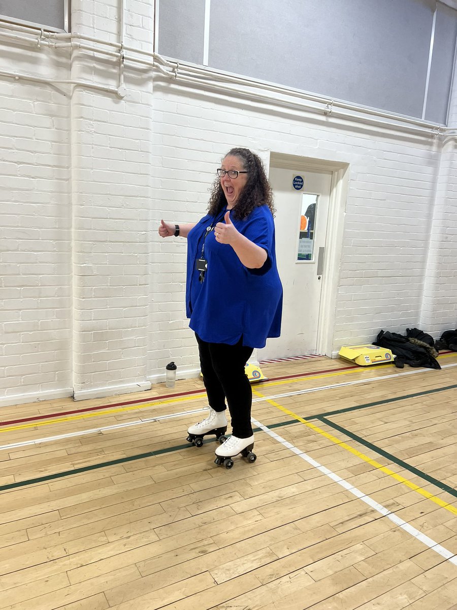 Our young people have recently been trying their hand at roller skating and our depute head @SandraCraig2015 didn’t want to miss out on the fun 🛼 @IWBSFalkirk #watchusgrow