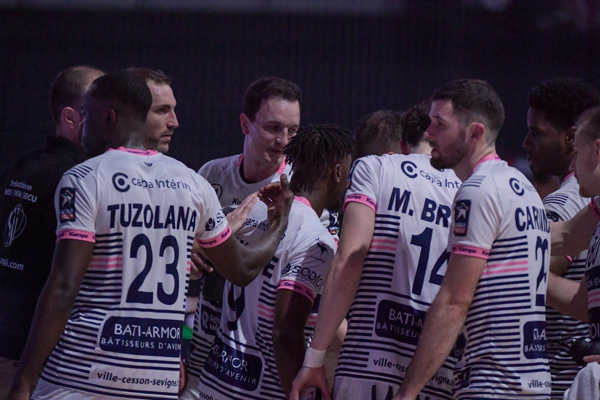 crmhb's tweet photo. 𝗟’𝗔𝗩𝗔𝗡𝗧 𝗠𝗔𝗧𝗖𝗛 🔎
Les Irréductibles affronteront @USIvryHB demain à 20h, pour la 19ème journée de Liqui Moly Starligue 🏆
➡️ Présentation du match, des enjeux 👇🏼
📲 https://t.co/KNKPrwx1qs
#USICES | #LesIrréductibles 🔵⚪️ https://t.co/h6ui3ktbfA