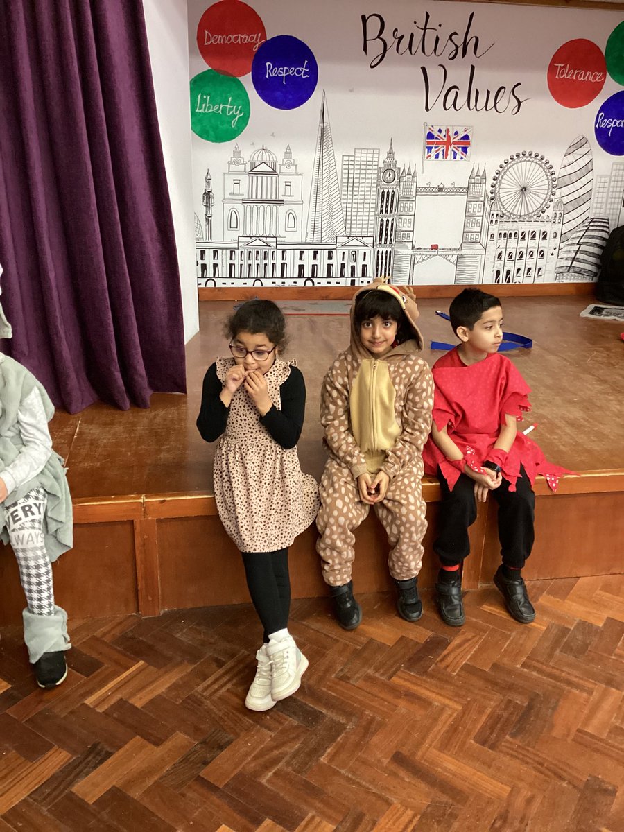 3YorkeMead's tweet photo. Lots of creative costumes this year for Stone Age Day. Animals, cave people, rocks! 🪨 🐘🦴 @YorkeMead #StoneAgeDay https://t.co/vWUa1RW04c