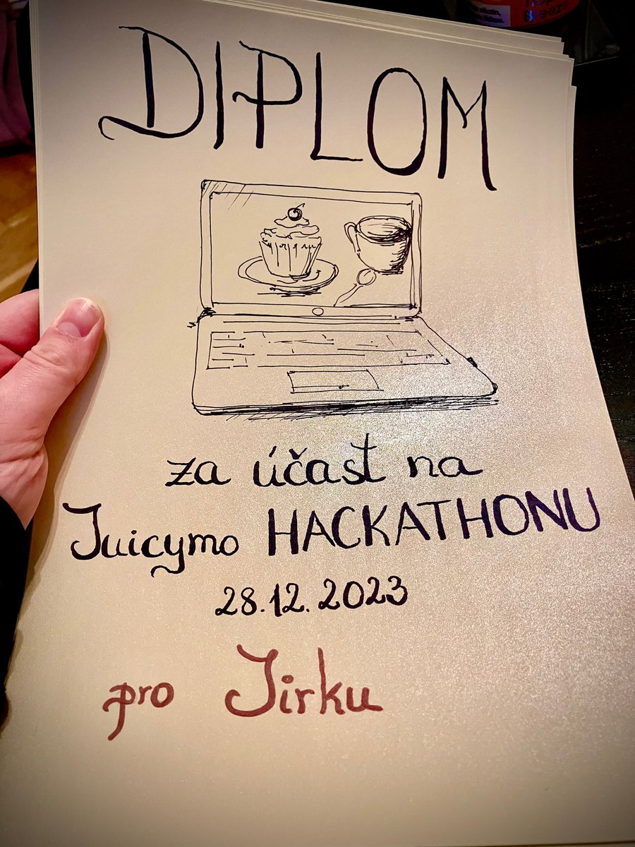 JuicymoCZ's tweet photo. 🚀🎄 Juicymo Vánoční hackathon: Kódování, týmová práce a čerstvá pizza! ✨ Vyzkoušeli jsme si nové technologie a vytvářeli také kvízovou aplikaci. Atmosféru v kanceláři doplnila hudba a svařák. Quizler je sice hotov jen téměř, ale už se těšíme na příště! 🎁🎉 #Hackathon #Vánoce https://t.co/akWRyaDJ8B