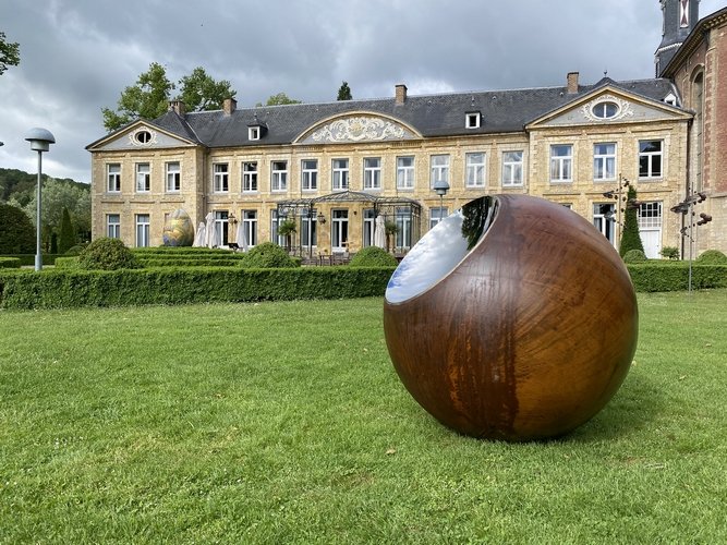 In het weekend van 9 maart opent Kunst in @gemvalkenburg. Een binnen- en buitenexpositie op en bij het landgoed van Château St. Gerlach. Aanschouw hier (inter-)nationale kunstenaars. Te bewonderen tot en met 24 maart: ap.lc/nsZTx. #visitzuidlimburg #limburg #toerisme