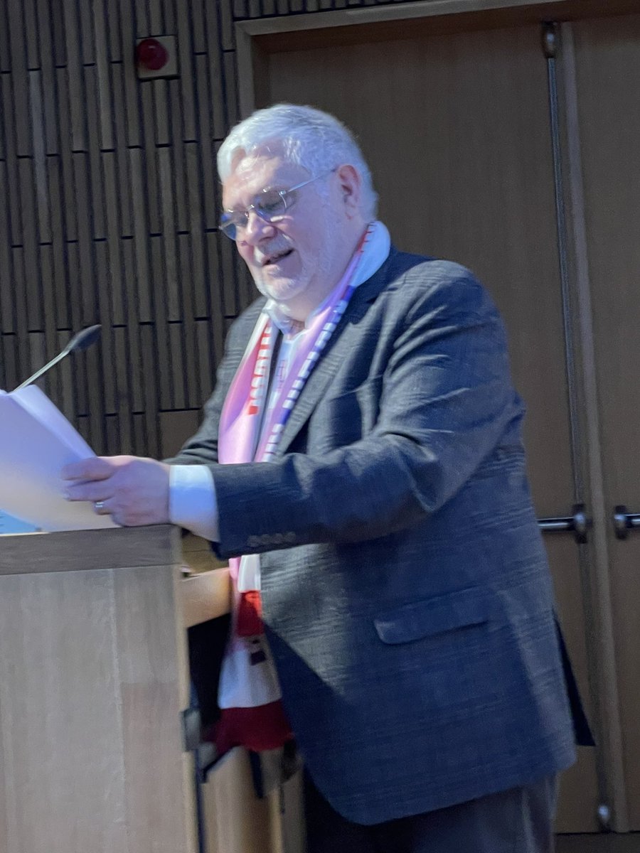 reneehobbs's tweet image. Patrick Verniers offers a reflection on the struggle to “build the cathedral” of media literacy education without forgetting that #mlmatters is always delivered in the town square