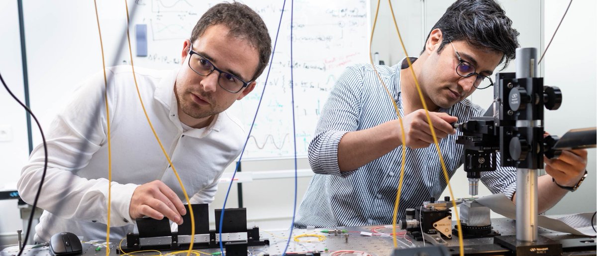 🎓 #PhD in #Photonics/#ElectricalEngineering: Laser Dynamics Aided Crack Detection with Optical Fiber Sensors.

We're looking for a passionate researcher to make a crack monitoring system using chaotic lasers &amp; fiber sensors!

📧 Apply before May 1: b-phot.org/phd-laser-dyna…