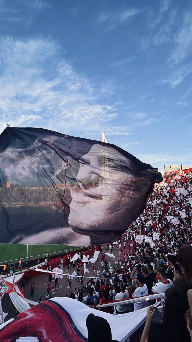 ¡HOY JUEGA HURACÁN! 🎈