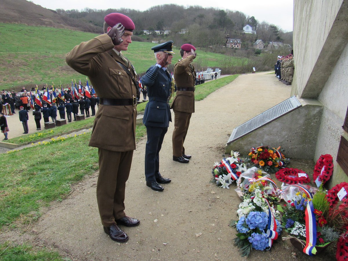 UKDefenceFrance's tweet photo. Air Attaché Gp Capt Jonathan Warren participated in the commemoration of the 82nd Anniversary of #OPBITING in Bruneval. A touching opportunity to honour the events of 1942 and an important reminder that relations between 🇫🇷&amp;🇬🇧 are marked by several centuries of shared history. https://t.co/n11pbE5Eyg