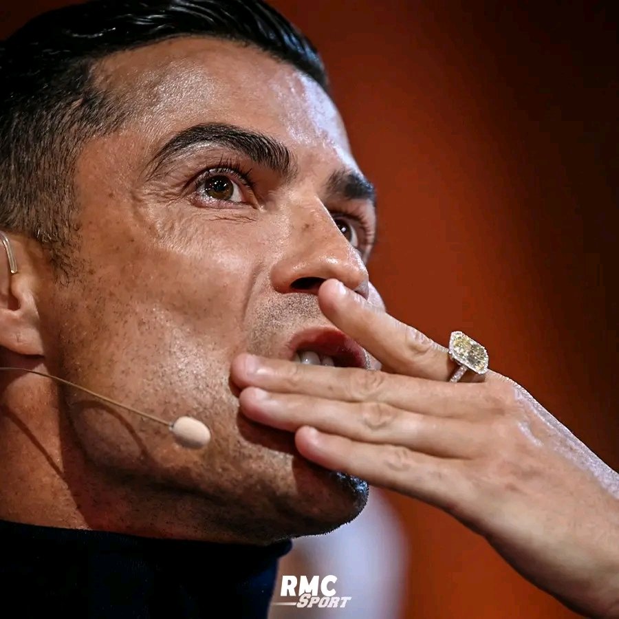 dailyechoes237's tweet photo. Sports Echoes
Breaking!
Cristiano Ronaldo has been handed a one match ban and a fine of 30,000 Saudi Royals (£6,300) for his obscene gesture following the Messi chants in the match against Al-Shabaab following Al Nassr's victory.
Deserved?
#DailyEchoes #เก๋ไก๋ #pregnancy https://t.co/sLm0NiLQFi