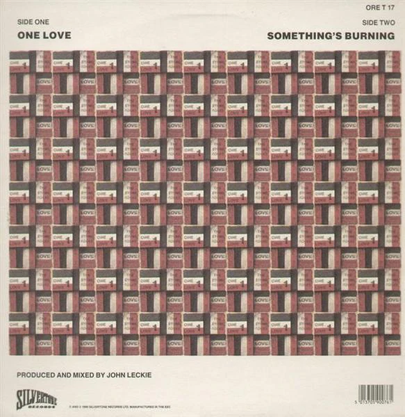 renifanpage's tweet image. #OTD in 1990 Silvertone Records released The Stone Roses single One Love
Is this your fav Roses tune?