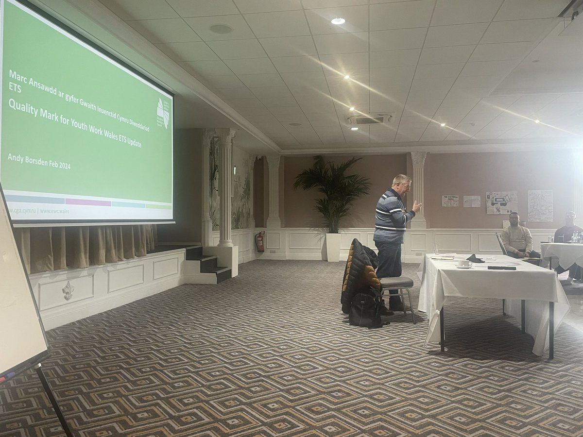 Great discussion on importance of leading high quality provision for young people across Wales with <a href="/ewc_cga/">EWC / CGA</a>  Andy Borsden <a href="/IeuenctidCymru/">Gwaith Ieuenctid Cymru | Youth Work In Wales</a> <a href="/CWVYS/">CWVYS</a> <a href="/Gav_Average/">Gavin Gibbs</a>