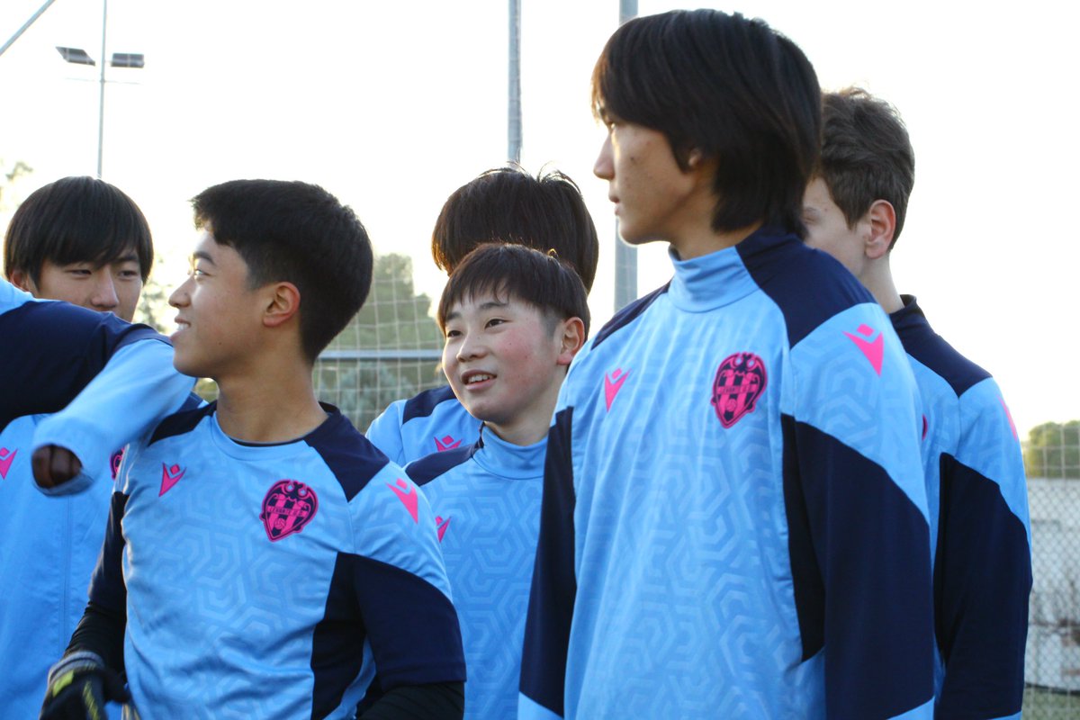 WakatakeGroupJP's tweet image. どんな時も最高の自分を！✨

我々はどんな日でも必ず毎日、自分自身のベストを更新するチャンスを持っています😉…もちろん今日2月29日も！🫡

⚽@LevanteUD アカデミーではこのマインドセットのもと、選手たちが日々成長しています！

#immersionprograms #OrgullGranota

#VamosWakatake