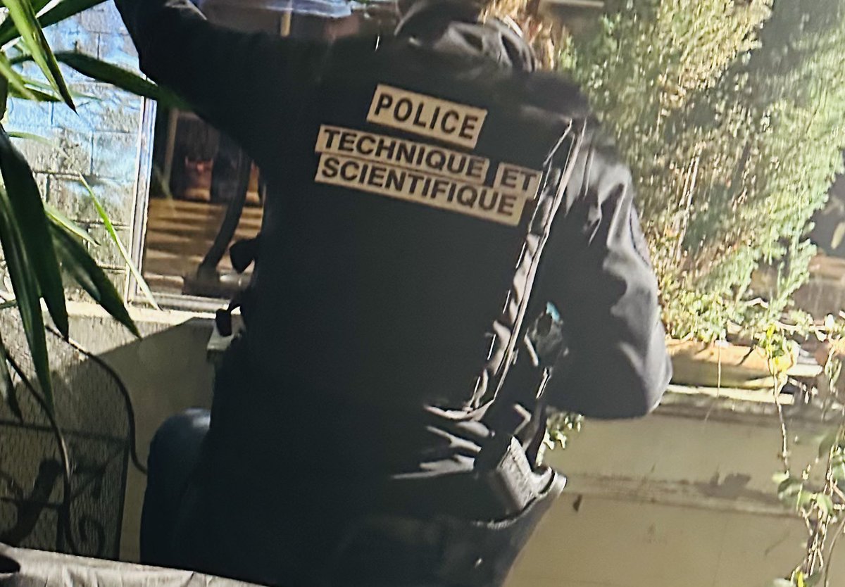 Merci pour vos messages. Cette nuit nous avons été victimes d’une tentative d’intrusion à notre domicile. 
Nous sommes choqués, mais nous allons bien.
Un grand respect à tous les services de Sécurité et de Police pour l’efficacité dont vous avez fait preuve. <a href="/PoliceNationale/">Police nationale</a> 🙏
