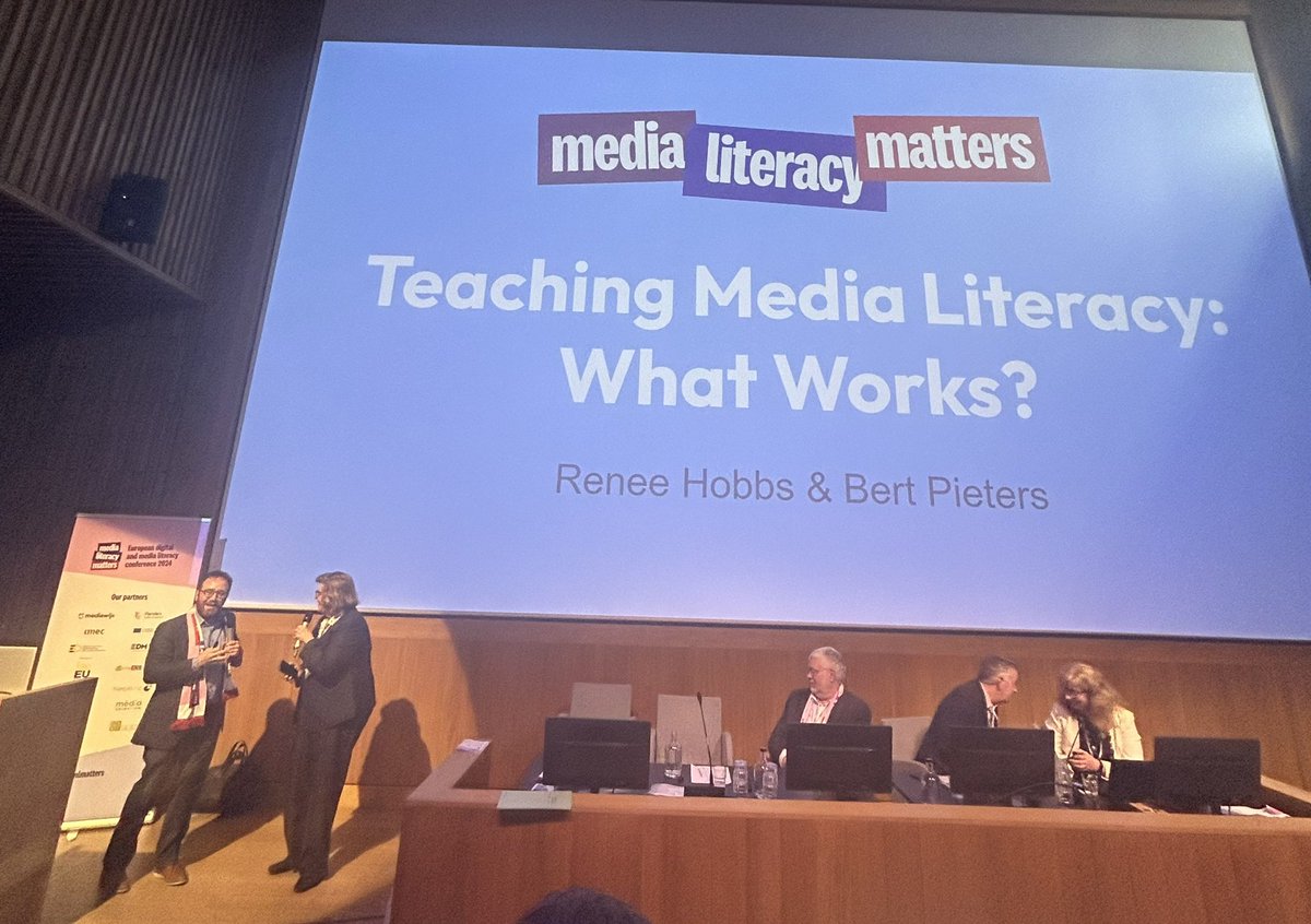 PatricijaNau's tweet image. Thank you for an active Media Literacy Dialogue and inspiration! Only Love can beat hate♥️
@reneehobbs 
#mlmatters #medialiteracymatters #Brussel
