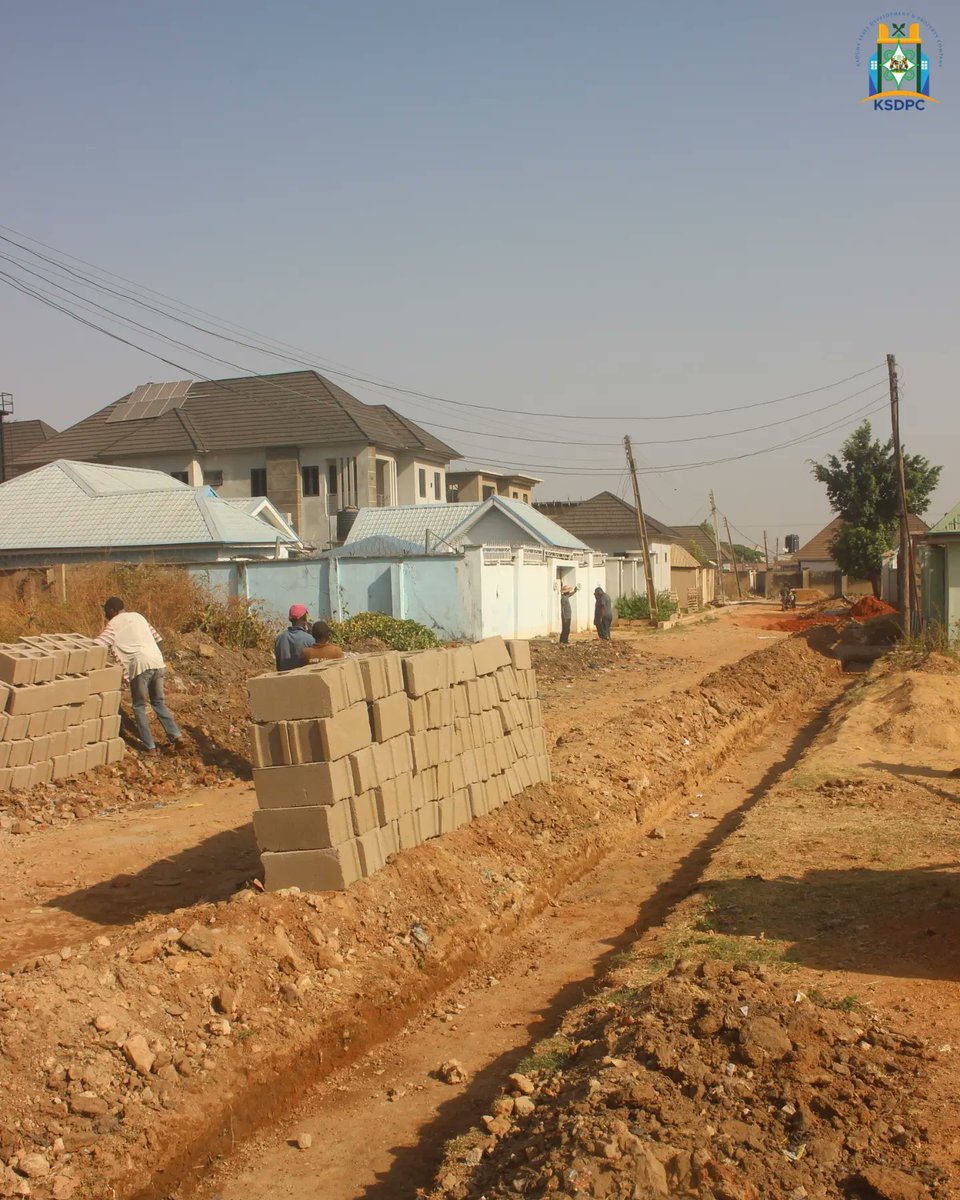KSDPCLtd's tweet image. #OngoingWork
Update on the ongoing External Infrastructure construction [Roads &amp;amp; Drainage] work at the Malali Urban Renewal Project site, Malali Phase II, Kaduna State