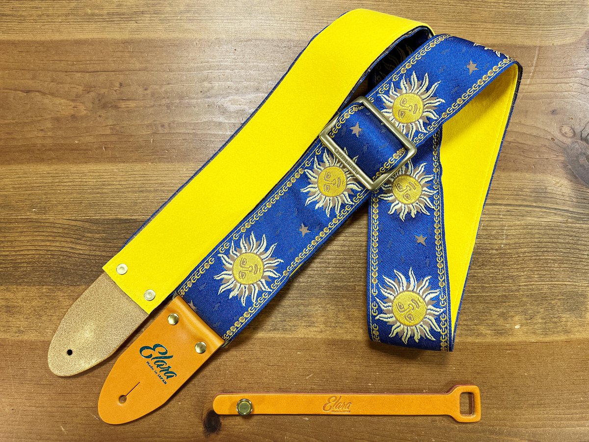 ElaraStraps's tweet image. カスタムオーダー頂き製作したストラップ

Sun Dance Blue Ultrasuede
サンシャインウルトラスウェード/イエローオーカータブ革/ライトブルーロゴ箔/ブラスパーツ

Guitar Strap fastener for Acoustic Yellow Ocher

#elarastraps #fastener #エララストラップ #ギターストラップ #ファスティナー
