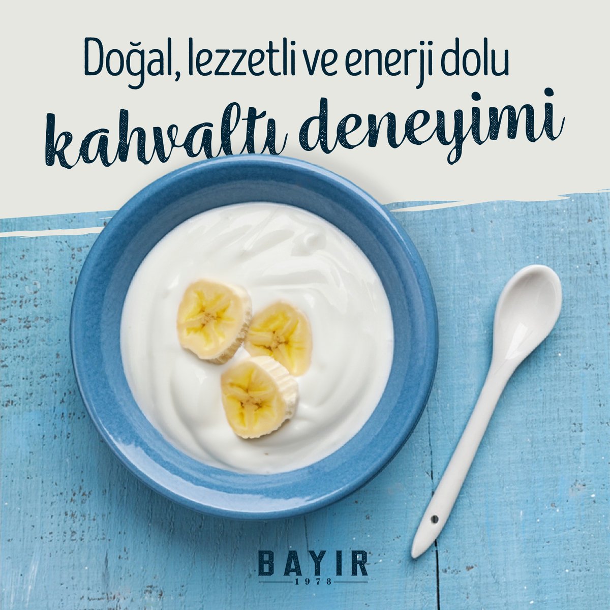 Sağlıklı bir kahvaltı deneyimi için doğal Bayır Türk yoğurdunuza ekleyeceğiniz muz dilimleri yeterli. Yüksek lif içeriği sayesinde gününüze enerji dolu bir başlangıç yapabilir, aynı zamanda doyurucu bir kahvaltı alternatifi elde edebilirsiniz.#BayırSütÜrünleri
#doğalyoğurt