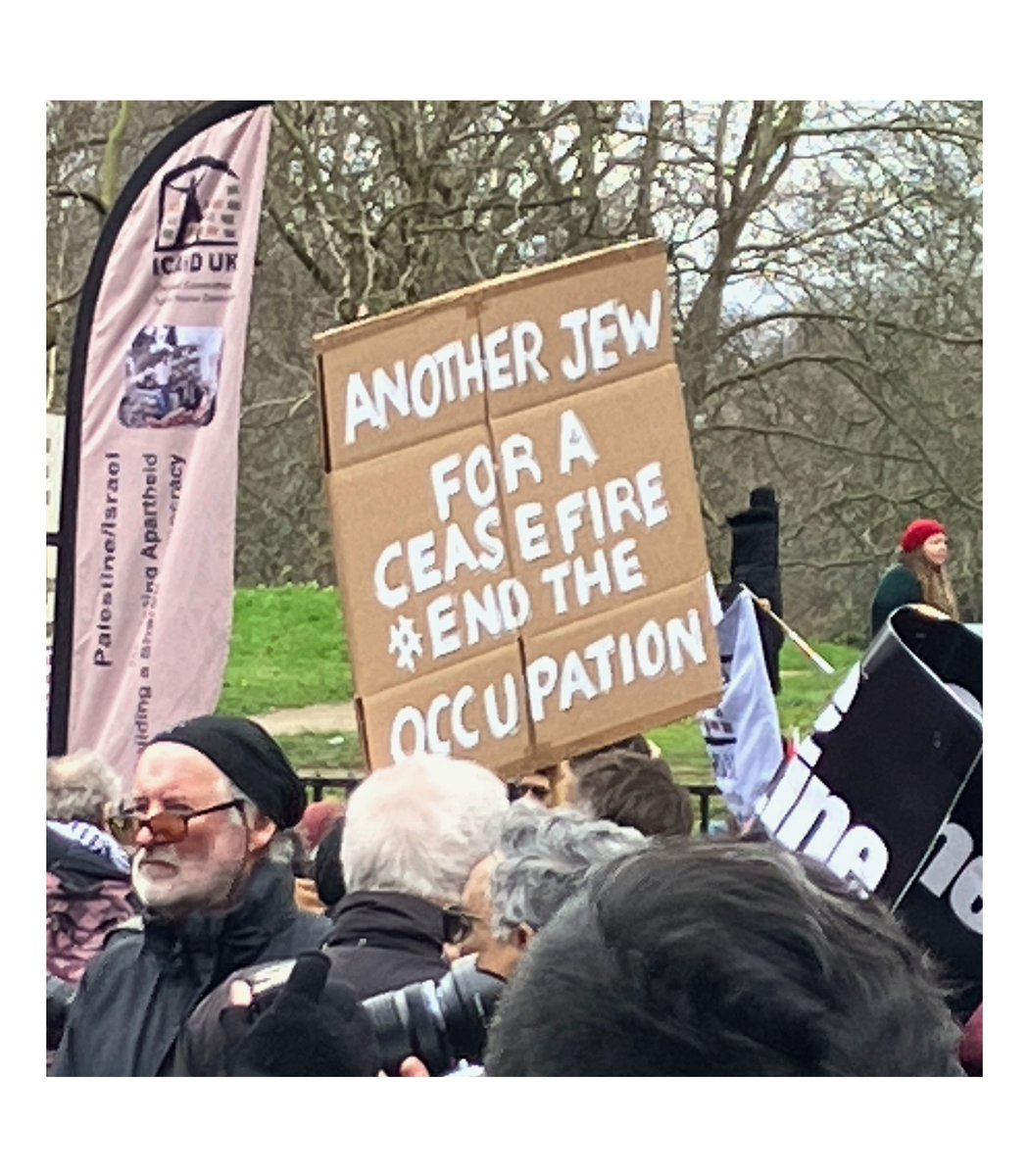 #radio4today Why are protests described as anti-Jewish? Why not report on the large Jewish bloc 
and Jewish Orthodox contingent on the marches? 

The protests are peaceful and full of young, old and families: 100,000s and no MOB. @NaamodUK @Baddiel 

Drawing and photo from 17 Feb