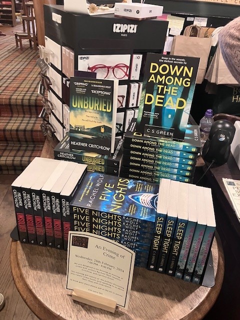 Happy publication day to @RachelWolfWritr & her brilliant thriller #FiveNights pub by @AriesFiction today! A glamorous cruise with dire consequences. Think 'Succession on the high seas'! Thank you @RachelWolfWritr @h_critchlow @carolinesgreen @BooksAlbans for a great event!